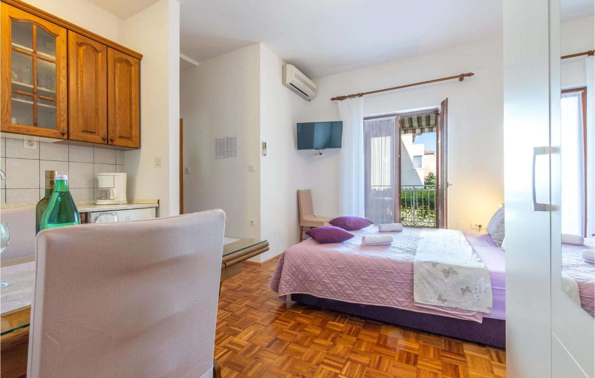 Lovely Apartment In Stobrec With Wifi สปลิท ภายนอก รูปภาพ